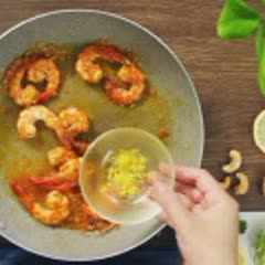 Cách làm Mỳ Sợi Bí Ngòi Sốt Tôm thơm ngon và thanh đạm