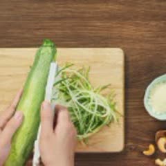 Cách làm Mỳ Sợi Bí Ngòi Sốt Tôm thơm ngon và thanh đạm