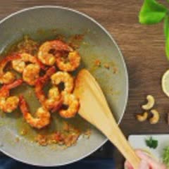 Cách làm Mỳ Sợi Bí Ngòi Sốt Tôm thơm ngon và thanh đạm