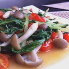 Cách làm nấm xào cải mizuna Nhật