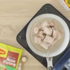 Cách Làm Sườn Xào Rau Củ Sốt Me Cho Bé Yêu