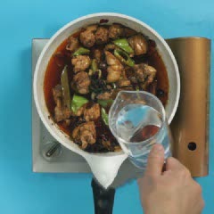 Cách làm thịt gà xào cay thơm hấp dẫn