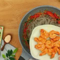 Cách Làm Món Tôm Xào Miến Hồng Kông Mới Lạ Và Hấp Dẫn