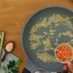 Cách Làm Món Tôm Xào Miến Hồng Kông Mới Lạ Và Hấp Dẫn
