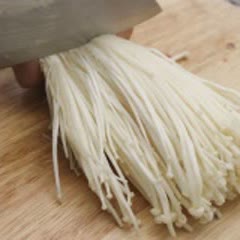 Cách Làm Ức Gà Xào Nấm Kim Châm, Cực Thơm Ngon