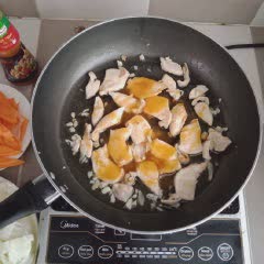 Cách Làm Ức Gà Xào Rau Củ Đơn Giản Giàu Dinh Dưỡng
