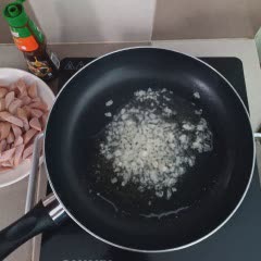 Cách Làm Xúc Xích Sốt Cay Đơn Giản Đổi Vị Gia Đình