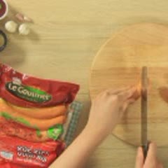 Cách làm Xúc Xích Xào Chua Ngọt thơm ngon, hấp dẫn tại nhà 