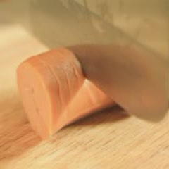 Cách làm Xúc Xích Xào Chua Ngọt thơm ngon, hấp dẫn tại nhà 