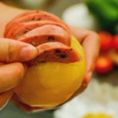Cách Làm Khoai Tây Kẹp Xúc Xích Nướng Sốt Phô Mai Ngon Và Lạ Miệng