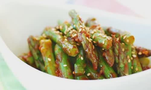 Cách làm Măng tây trộn sốt cay