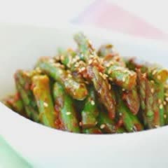 Cách làm Măng tây trộn sốt cay