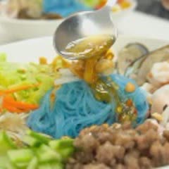 Cách Làm Miến Hoa Đậu Biếc Trộn Kiểu Thái