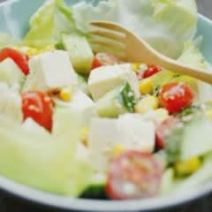Cách làm salad đậu hũ cà chua dưa leo