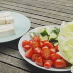 Cách làm salad đậu hũ cà chua dưa leo