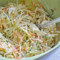 Cách làm salad bắp cải cà rốt mayonnaise