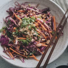 Cách làm Salad bắp cải tím kiểu Hoa