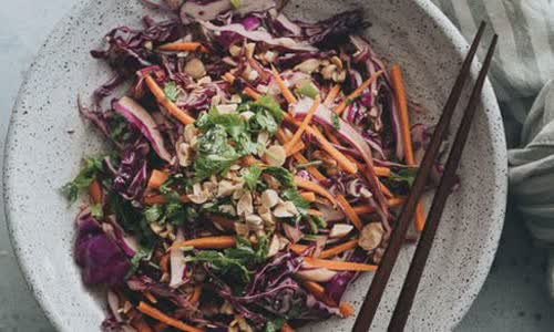 Cách làm Salad bắp cải tím kiểu Hoa