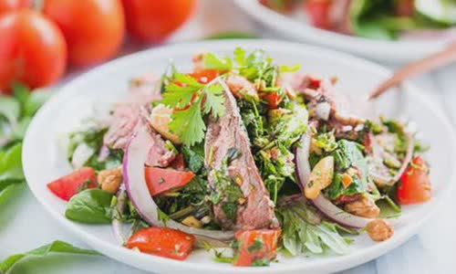 Cách làm salad bò rau củ