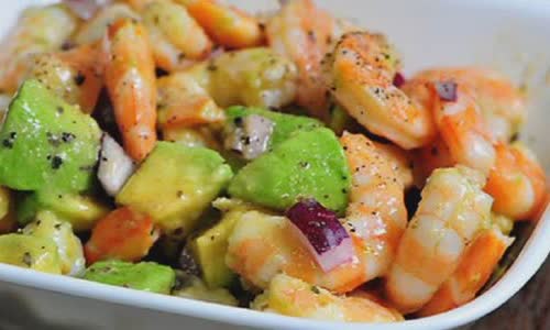 Cách làm salad bơ tôm lạ miệng