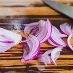 Cách làm salad cà chua hành tây sốt mayonnaise