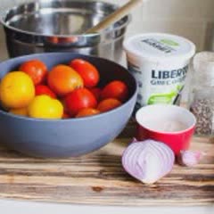 Cách làm salad cà chua hành tây sốt mayonnaise