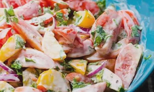 Cách làm salad cà chua hành tây sốt mayonnaise