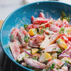 Cách làm salad cà chua hành tây sốt mayonnaise