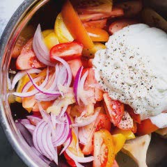 Cách làm salad cà chua hành tây sốt mayonnaise