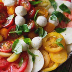 Cách làm salad cà chua phô mai Mozzarella