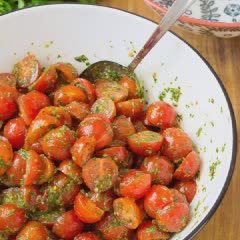Cách làm Salad cà chua sốt Pesto
