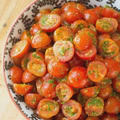 Cách làm Salad cà chua sốt Pesto