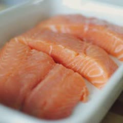 Cách Làm Salad Cá Hồi Sốt Cam Thơm Ngon Đơn Giản
