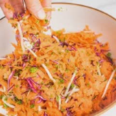 Cách làm Salad cà rốt bắp cải tím