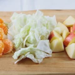 Cách làm Salad Cam Táo thanh mát giải nhiệt mùa hè