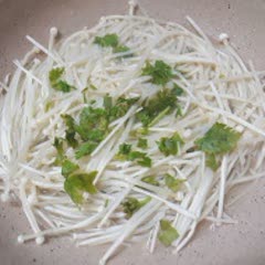 Cách làm Salad chay đậu nấm sốt mè