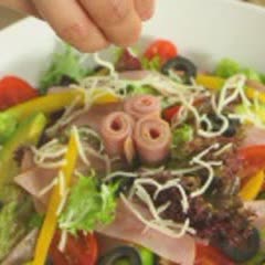 Cách làm Salad Dăm Bông cùng rau củ thanh mát cho cả nhà