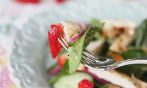 Cách Làm Salad Dâu Tây Rau Chân Vịt Vị Nhà Hàng Âu
