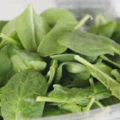 Cách Làm Salad Dâu Tây Rau Chân Vịt Vị Nhà Hàng Âu