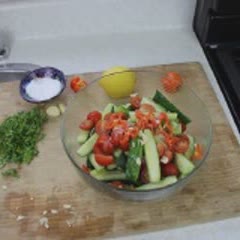 Cách làm salad dưa leo cà cà chua cay