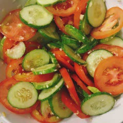 Cách làm Salad dưa leo cà chua trộn ngon giòn