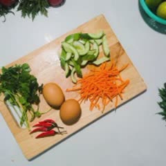Cách làm Salad Dưa Leo Trứng Gà thanh mát bổ dưỡng 