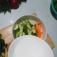 Cách làm Salad Dưa Leo Trứng Gà thanh mát bổ dưỡng 
