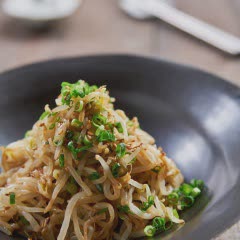 Cách làm salad giá đỗ đơn giản