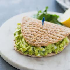 Cách làm salad kem bơ trứng