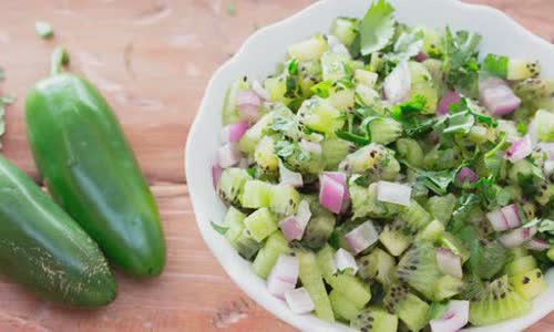 Cách làm Salad kiwi hành tây