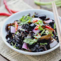 Cách làm salad nấm mèo hành tây