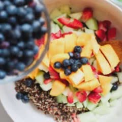 Cách làm salad quinoa trái cây