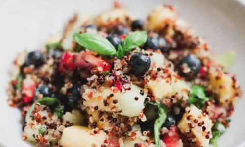 Cách làm salad quinoa trái cây