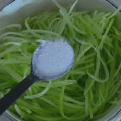 Cách làm Salad Rau Diếp Ngồng cho nàng ăn kiêng ngày Tết